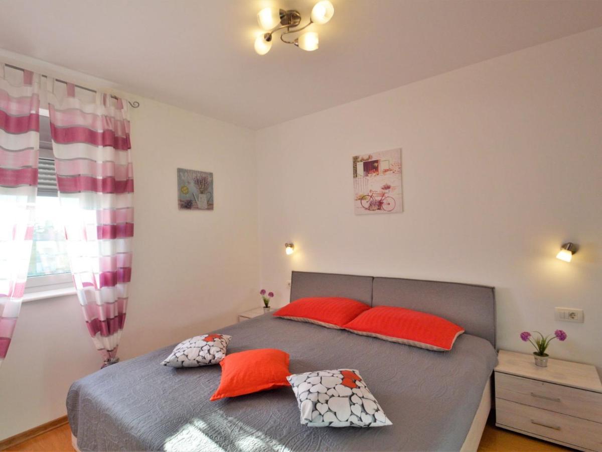 Apartment Pinezic - Roj117 By Interhome ロヴィニ エクステリア 写真